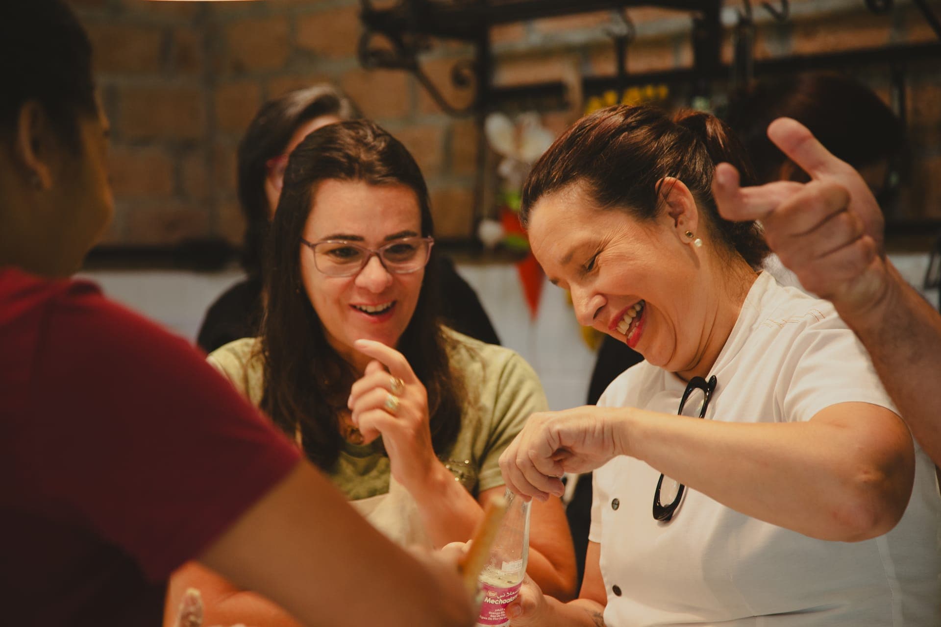 Chef Andréa Lícia em sua cozinha